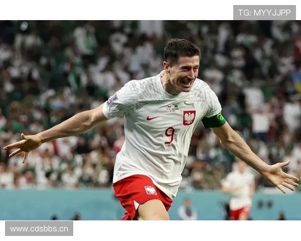 莱万多夫斯基头球与脚下进球均衡性解析