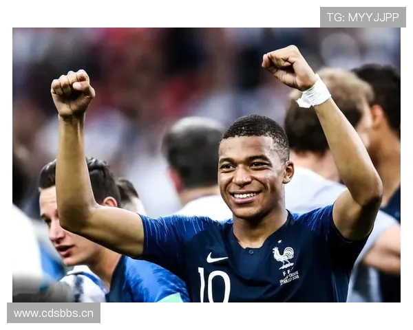 姆巴佩踢球太独？战术角色与进攻参与度解析