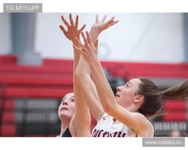 关于篮球比赛中打手犯规的规则定义与解析